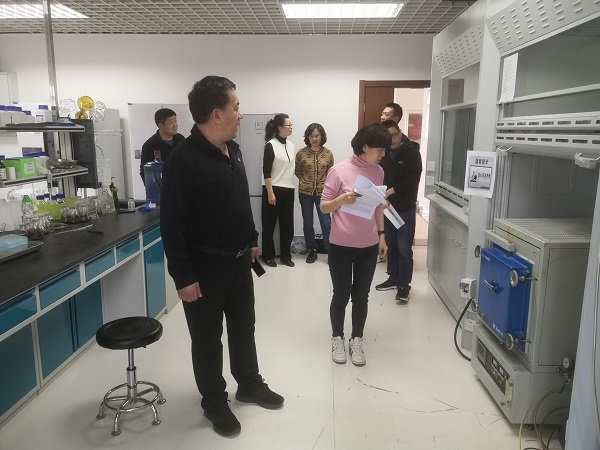 环境学部开展实验室安全检查