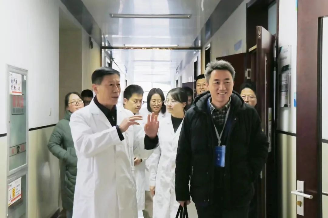 本科教育教学审核评估专家段二红教授莅临环境科学与工程学部走访考察