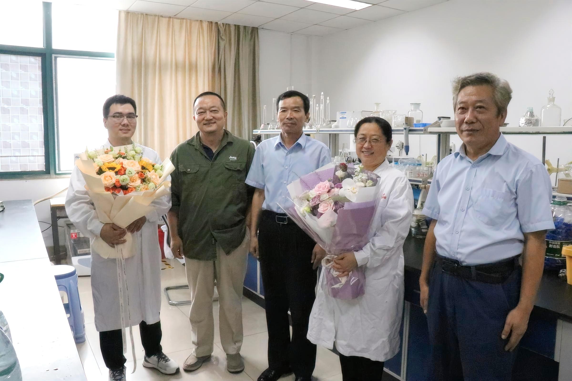 副校(院)长任民看望慰问环境学部教师代表